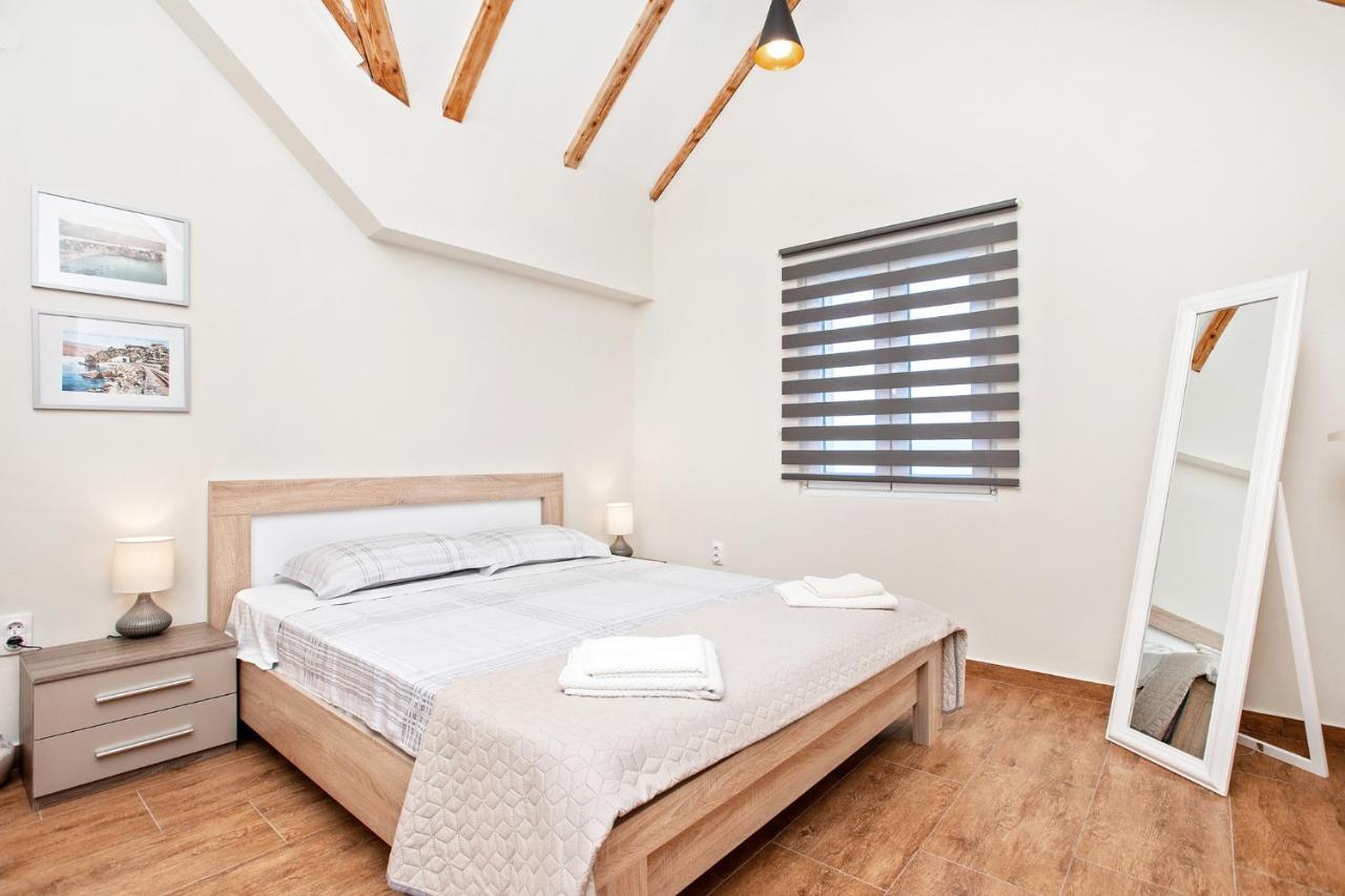 Apartments Isja Тиват Экстерьер фото