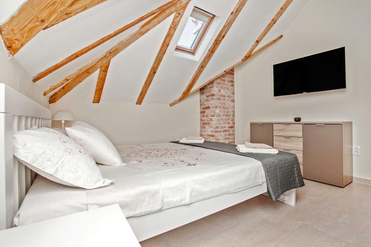 Apartments Isja Тиват Экстерьер фото