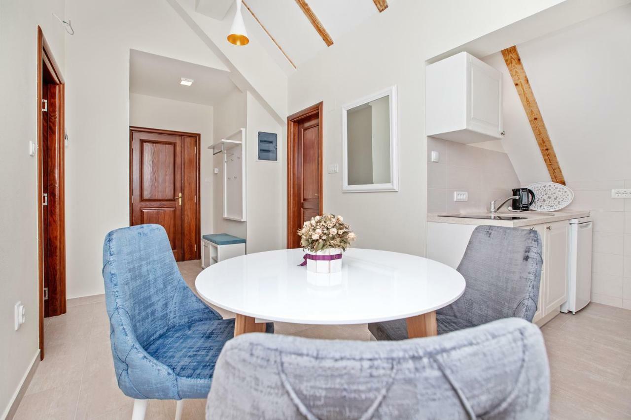 Apartments Isja Тиват Экстерьер фото