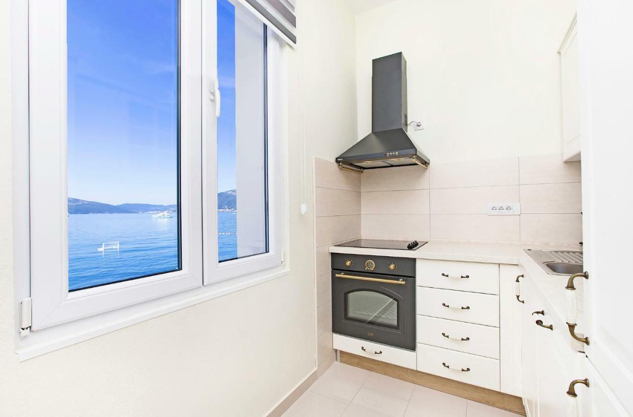 Apartments Isja Тиват Экстерьер фото