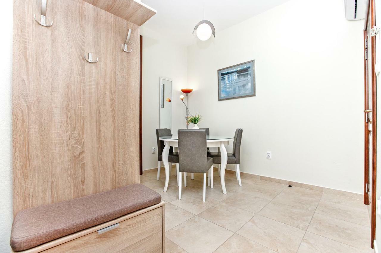 Apartments Isja Тиват Экстерьер фото
