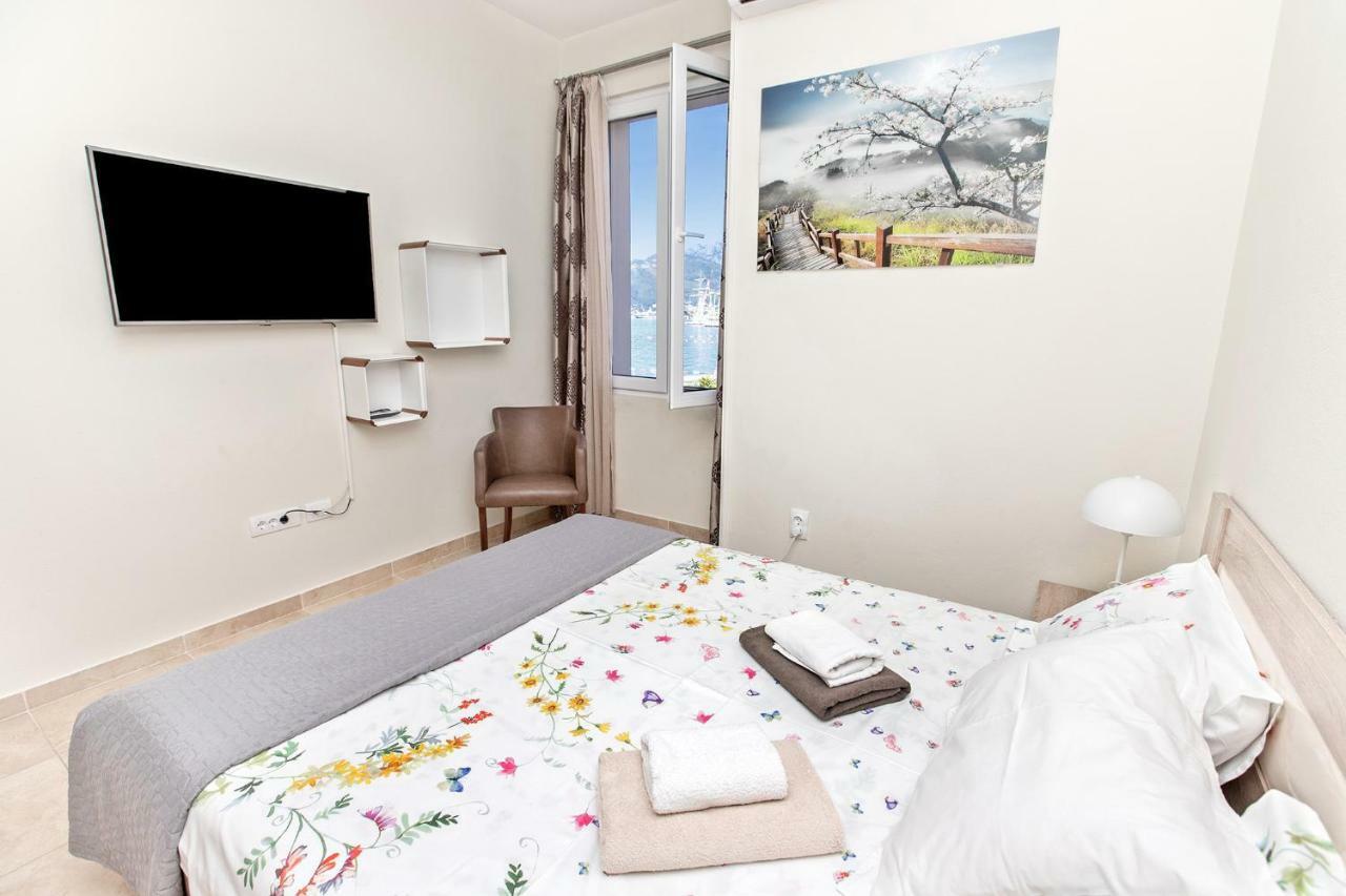 Apartments Isja Тиват Экстерьер фото