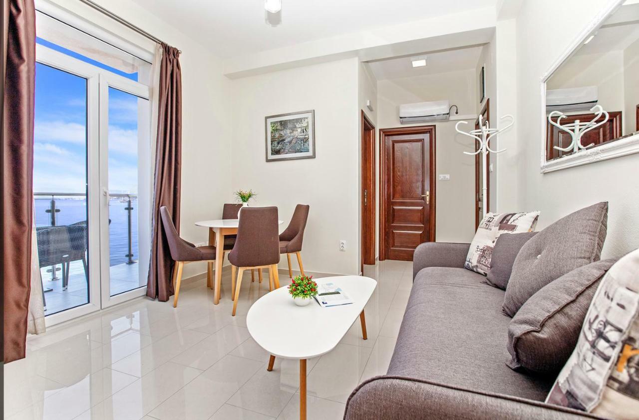 Apartments Isja Тиват Экстерьер фото